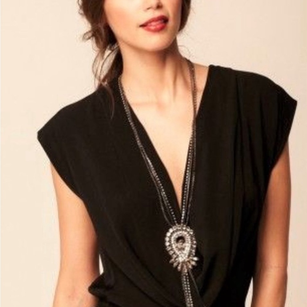 Stella Dot Noir necklace extremely rare.